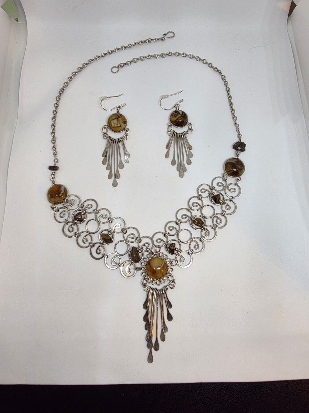 Wirework Glass And Stone Chip Necklace And Earring Set Silvertone BOHO 20"